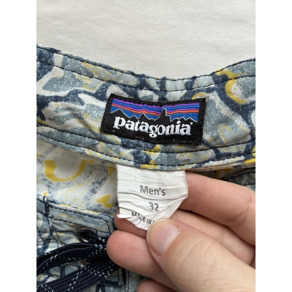 Patagonia Men's Board Shorts Sz 32 Wavefarer Print Beach Surfer Lifeguard Summer - Picture 4 of 7